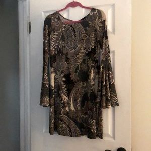 Flared sleeve dress.